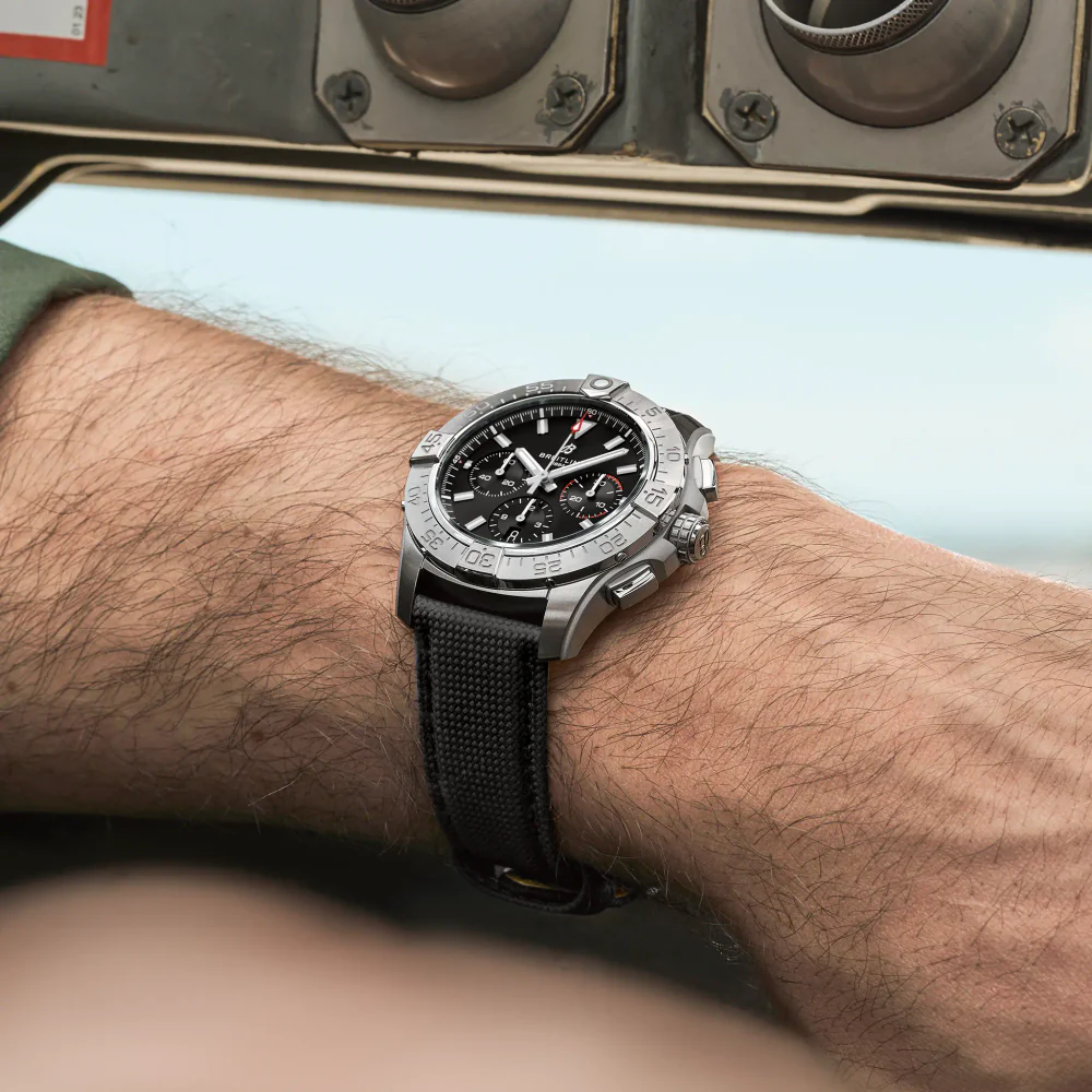 Avenger B01 Chronograph 44 - Image 5