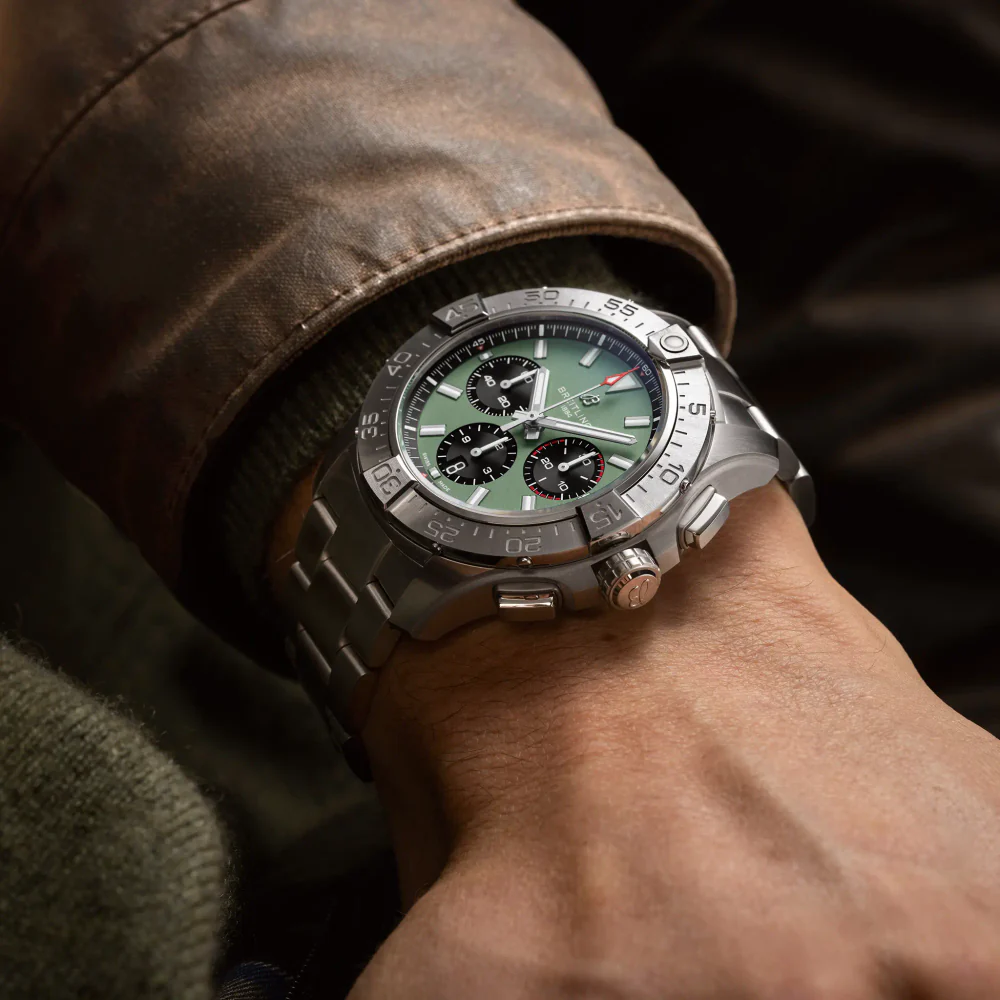 Avenger B01 Chronograph 44 - Image 5